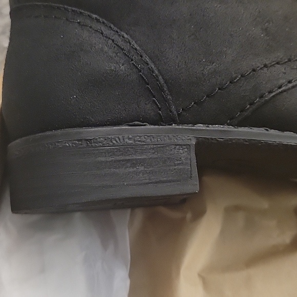 Woman's size 7.5 black booties - Picture 2 of 7
